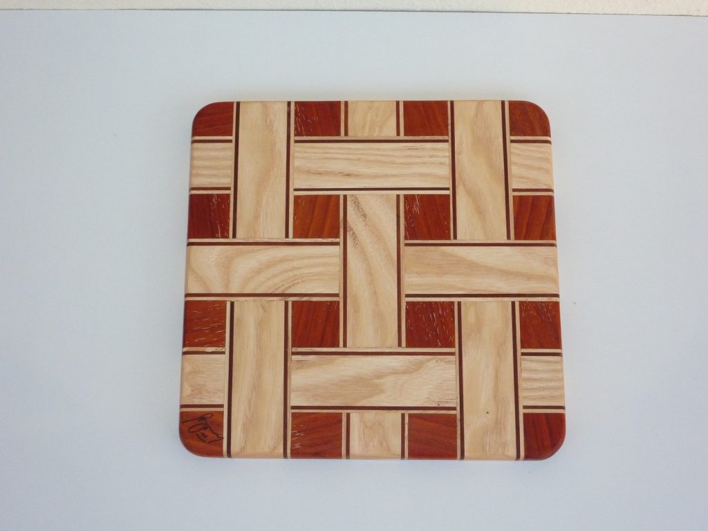 Tagliere intrecciato