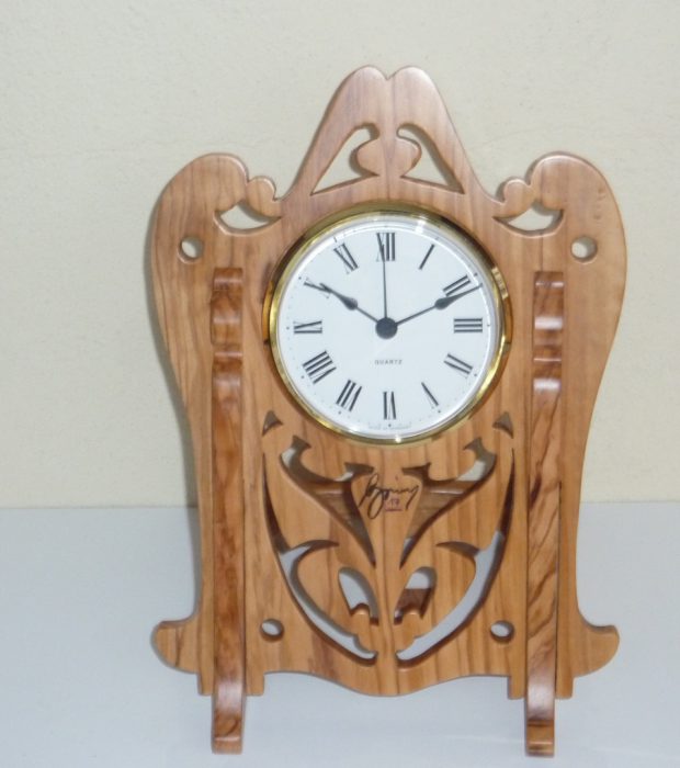 Orologio da tavolo al traforo