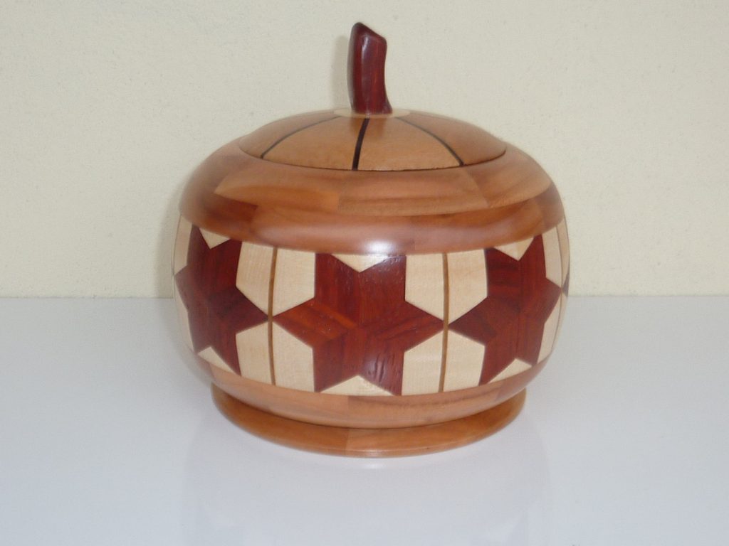 Biscottiera segmentata con stelle