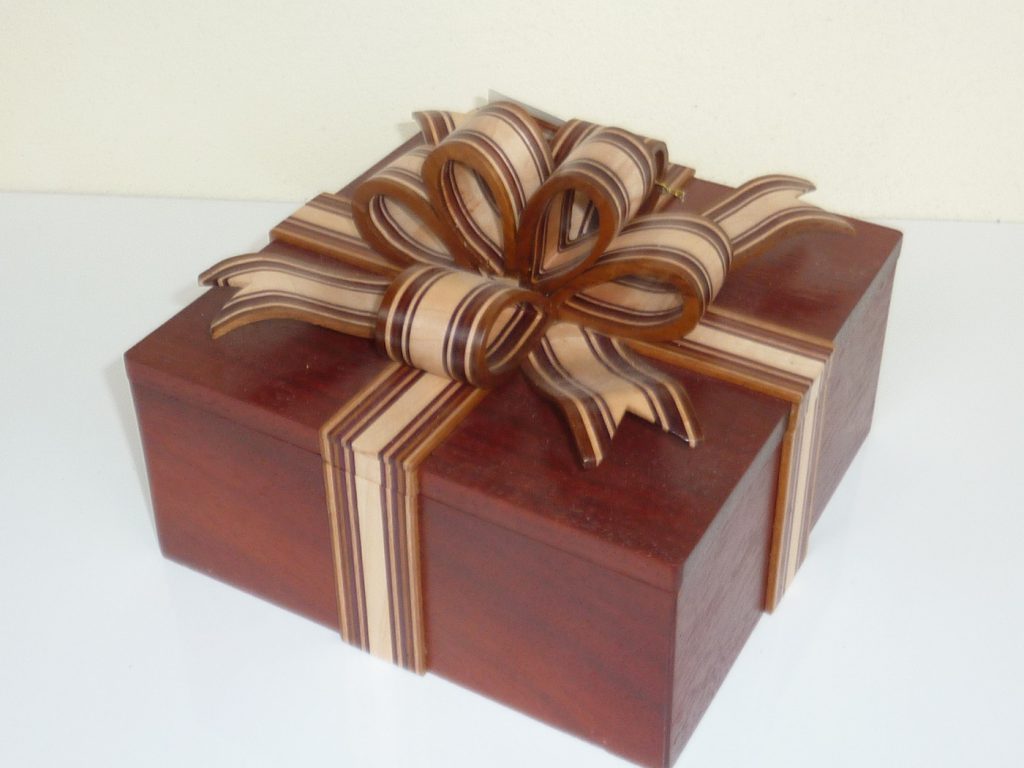 Cofanetto con fiocco