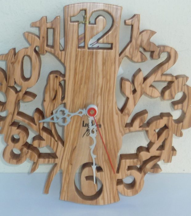 Orologio in ulivo "albero della vita"
