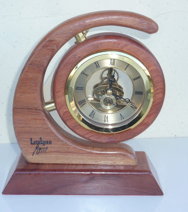 Orologio trasparente da tavolo